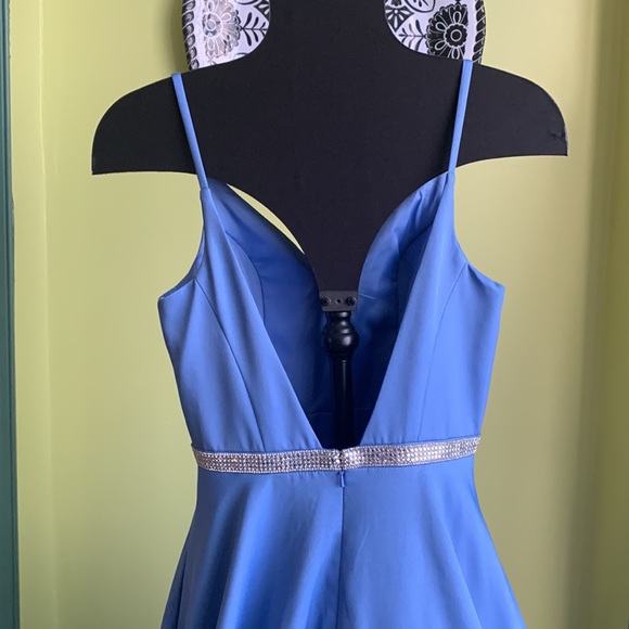Beautiful Prom Gown Blue with Crystal Bling Size 4 - Picture 6 of 7